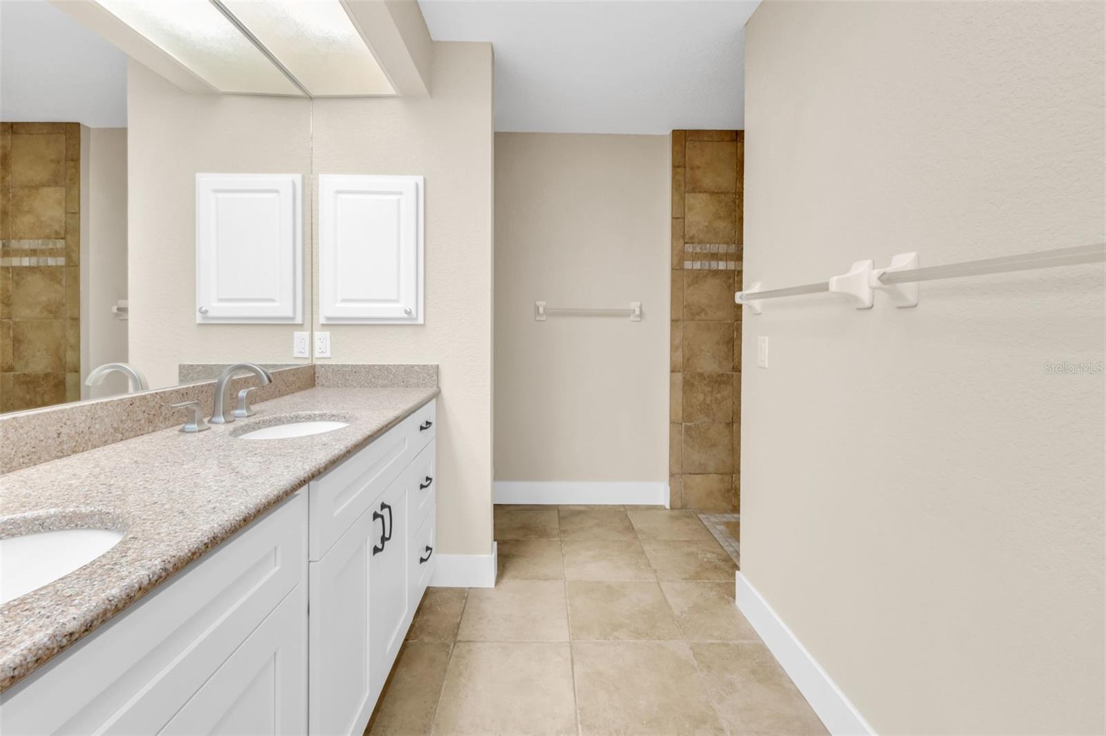 PALM SHORES - Residential