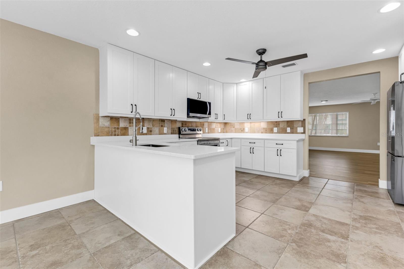 PALM SHORES - Residential