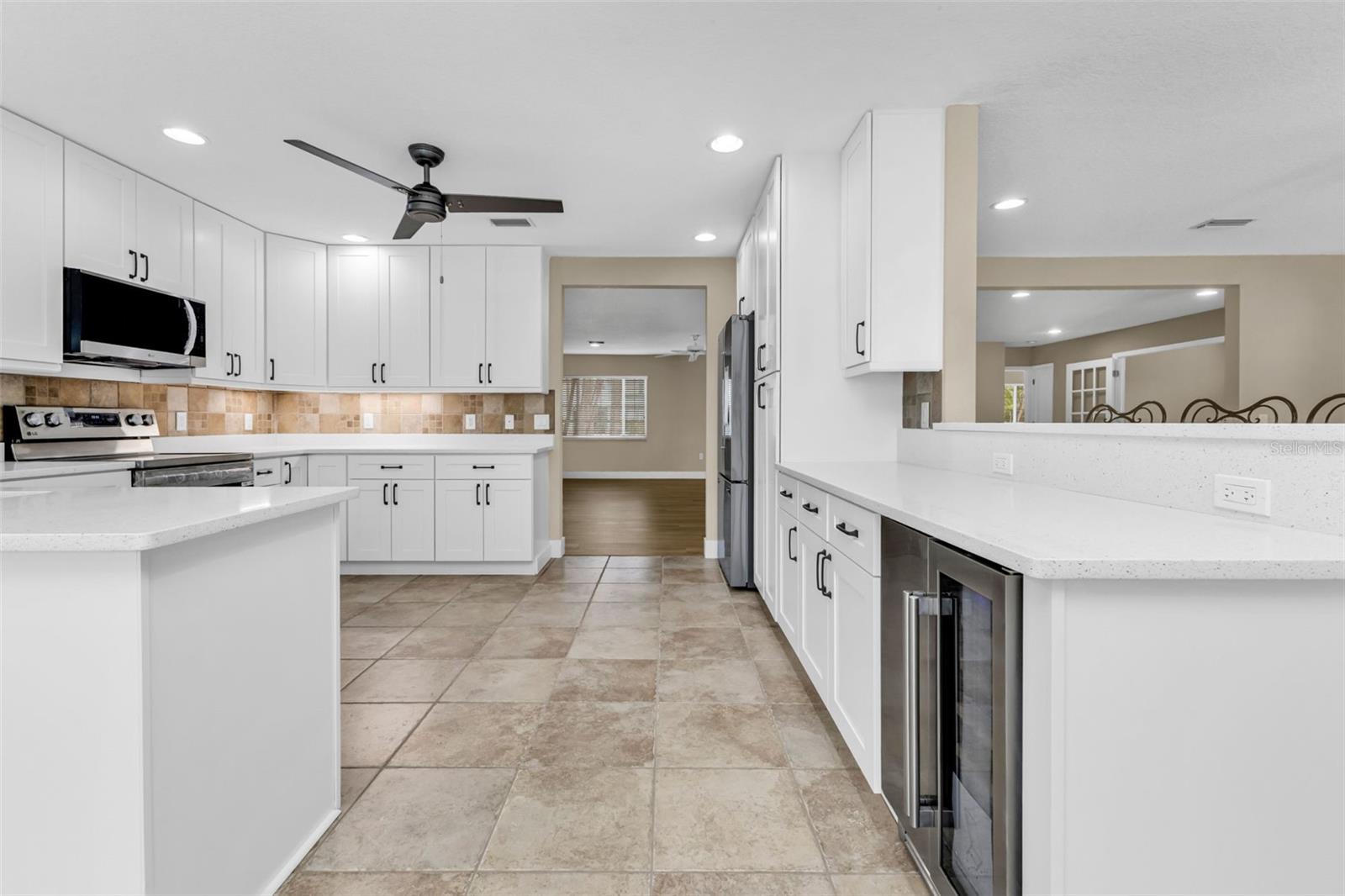 PALM SHORES - Residential