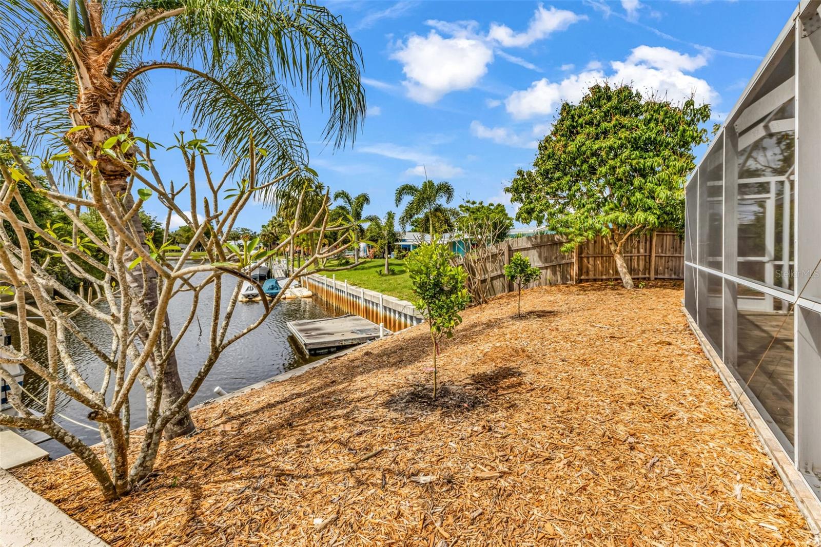 PALM SHORES - Residential