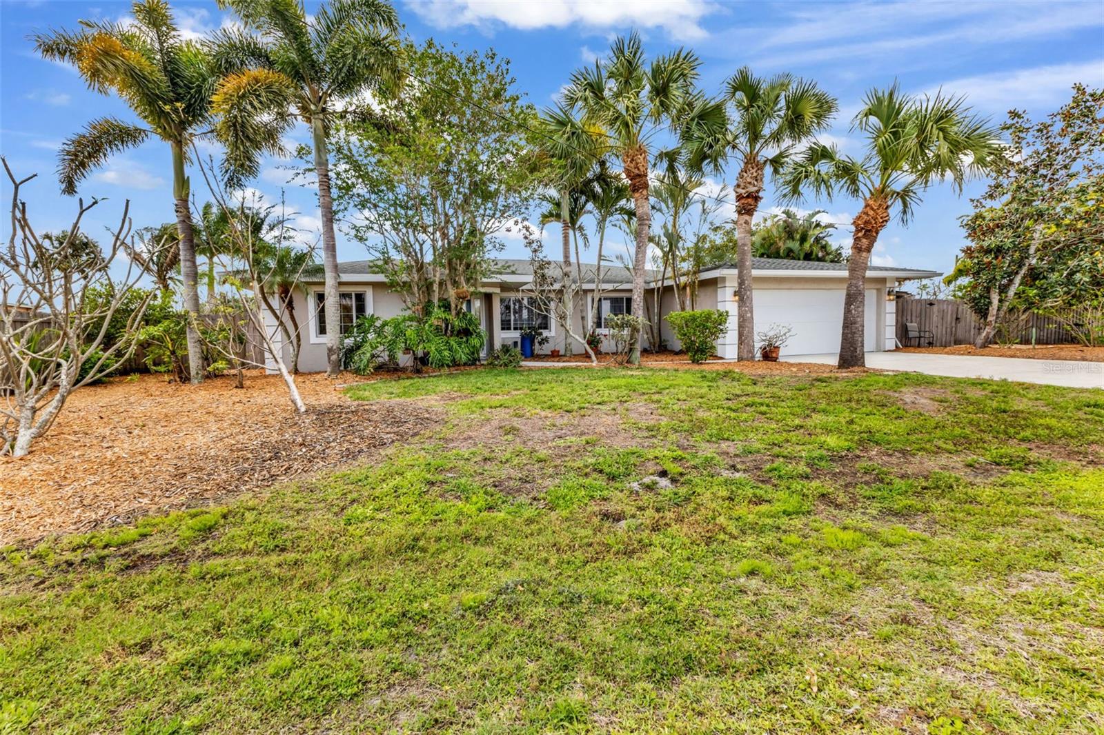 PALM SHORES - Residential