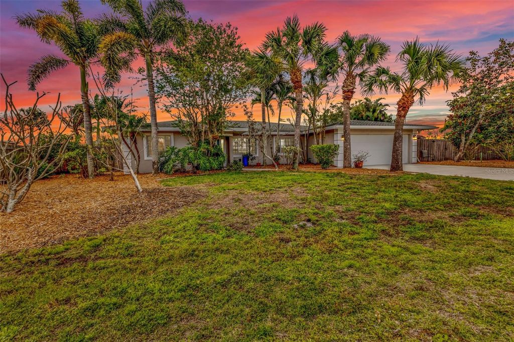 Photo of 28401 Coco Palm Dr, Punta Gorda, FL 33982 (MLS # C7524374)