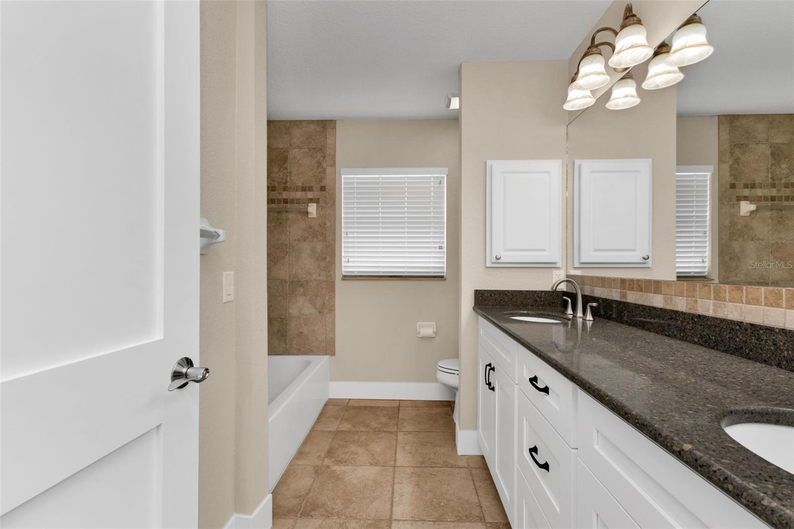 PALM SHORES - Residential