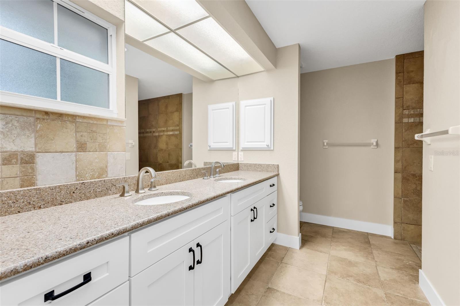 PALM SHORES - Residential