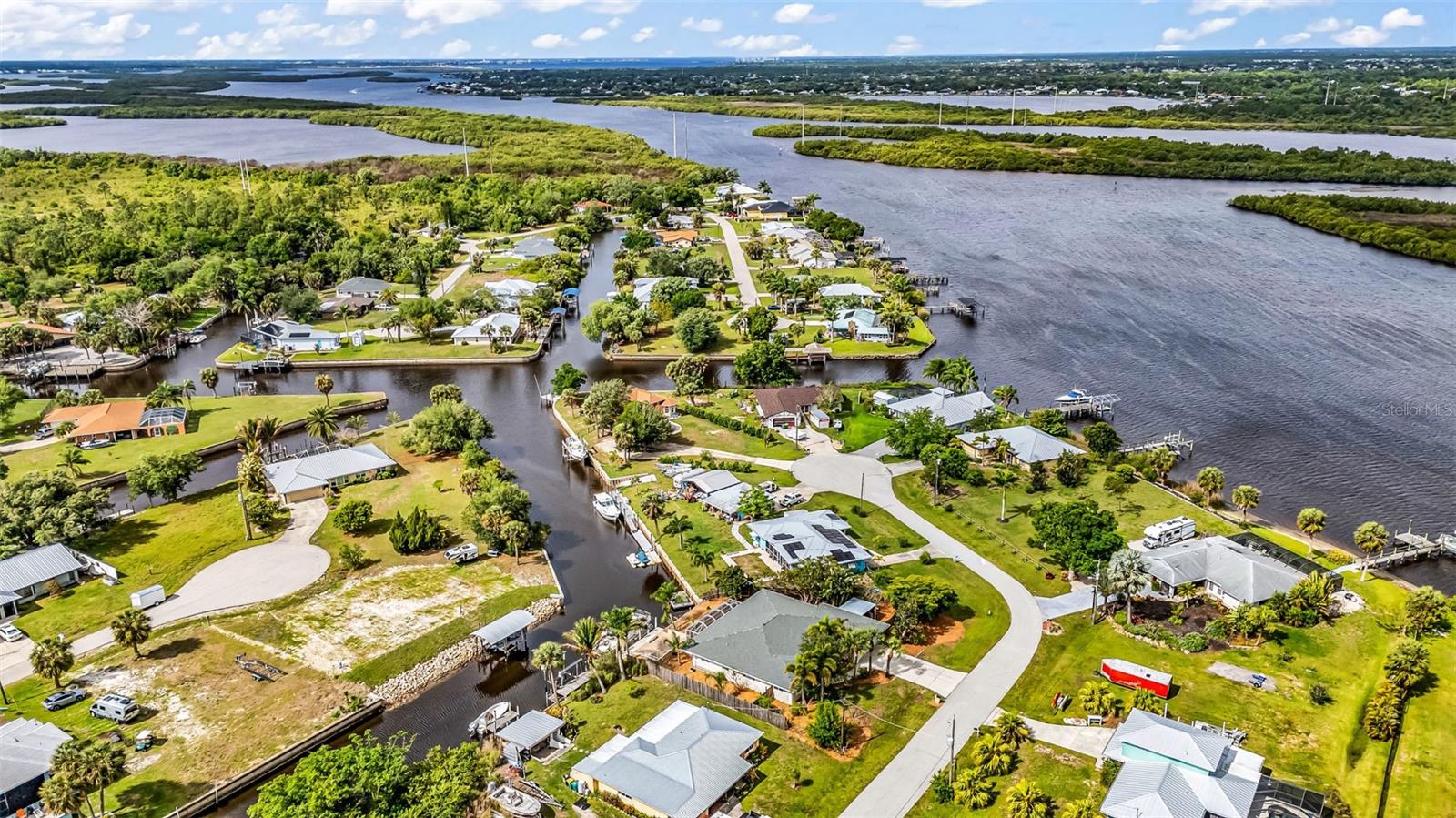 PALM SHORES - Residential