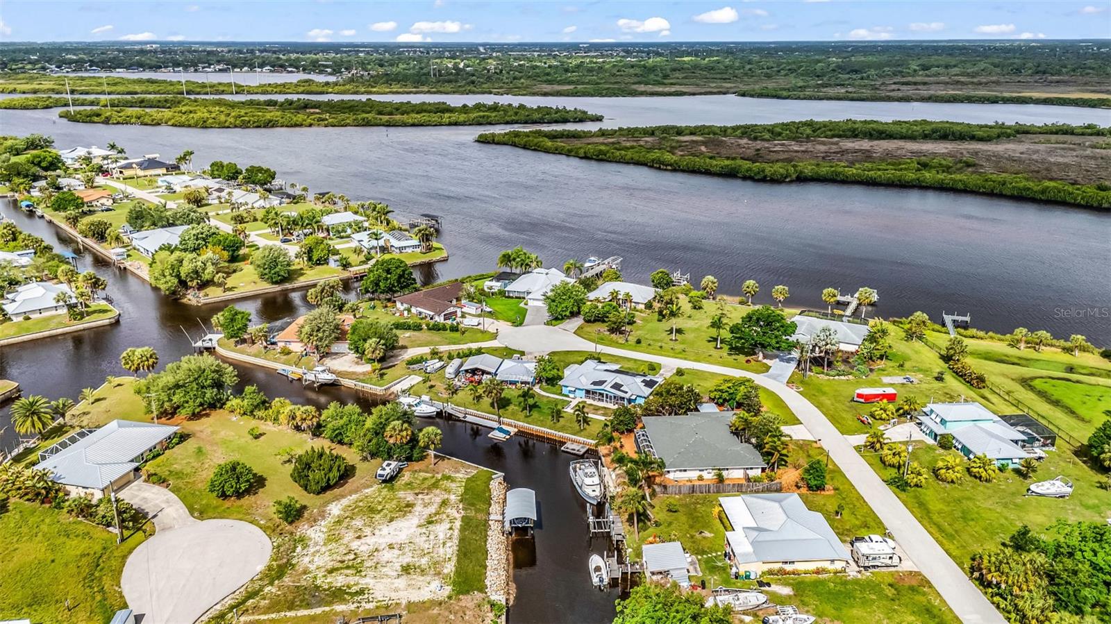 PALM SHORES - Residential