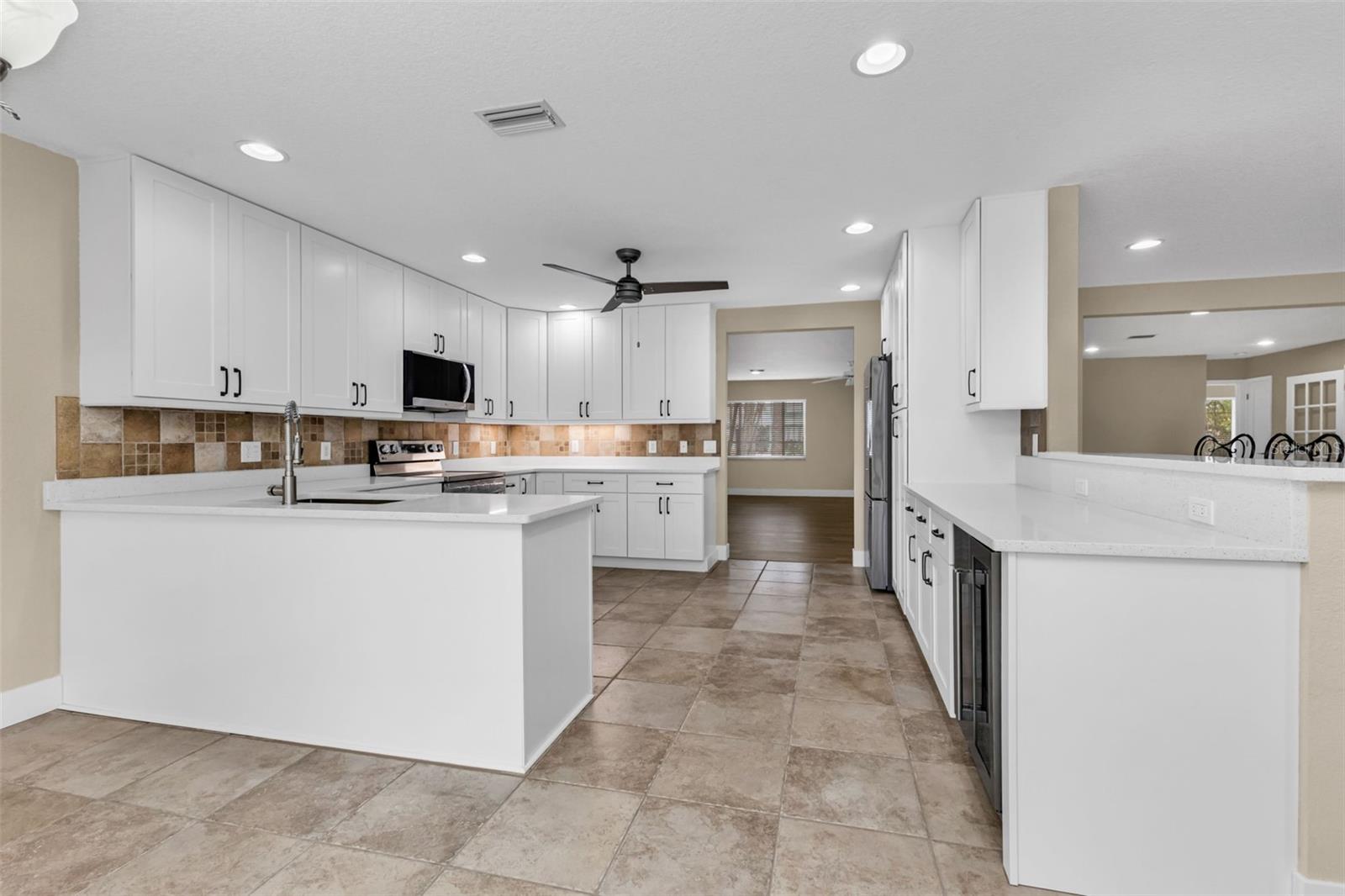 PALM SHORES - Residential