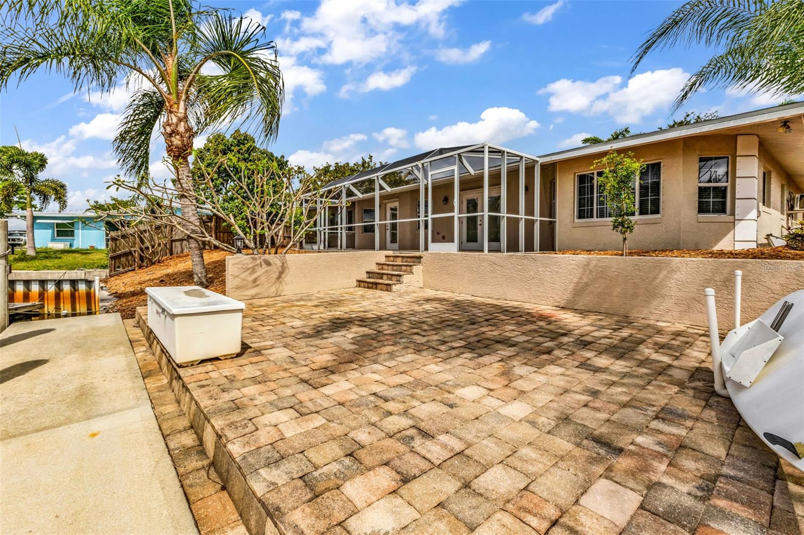 PALM SHORES - Residential