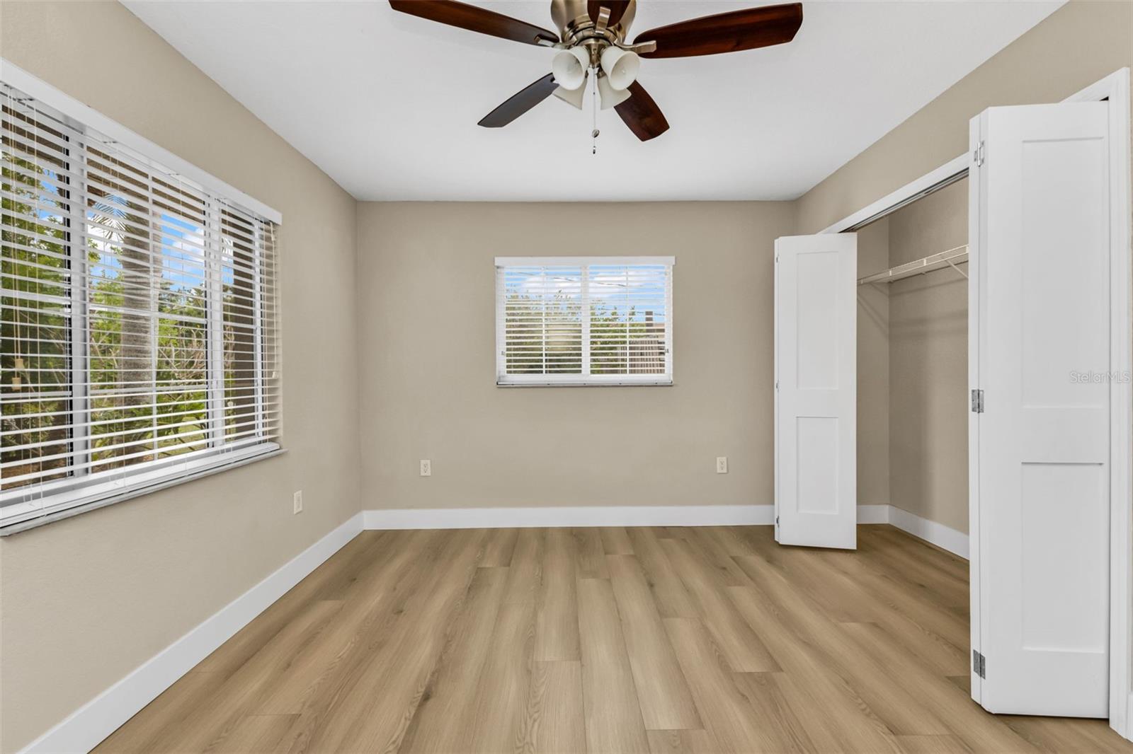 PALM SHORES - Residential