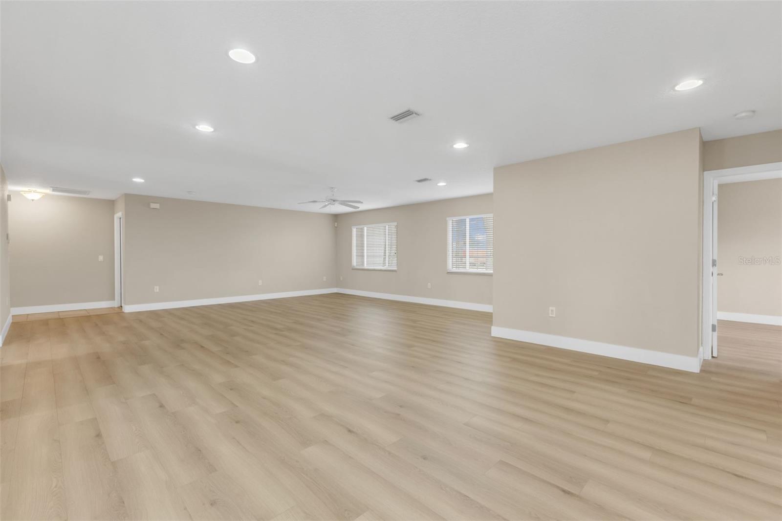 PALM SHORES - Residential