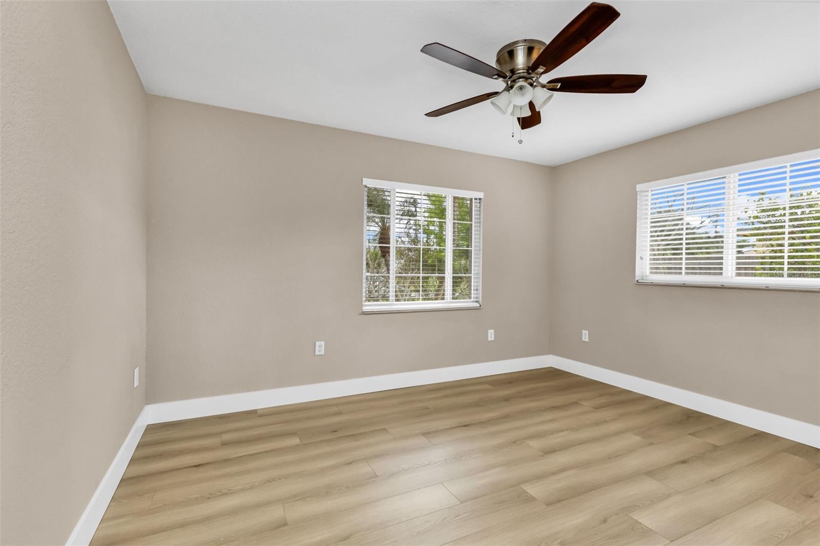 PALM SHORES - Residential