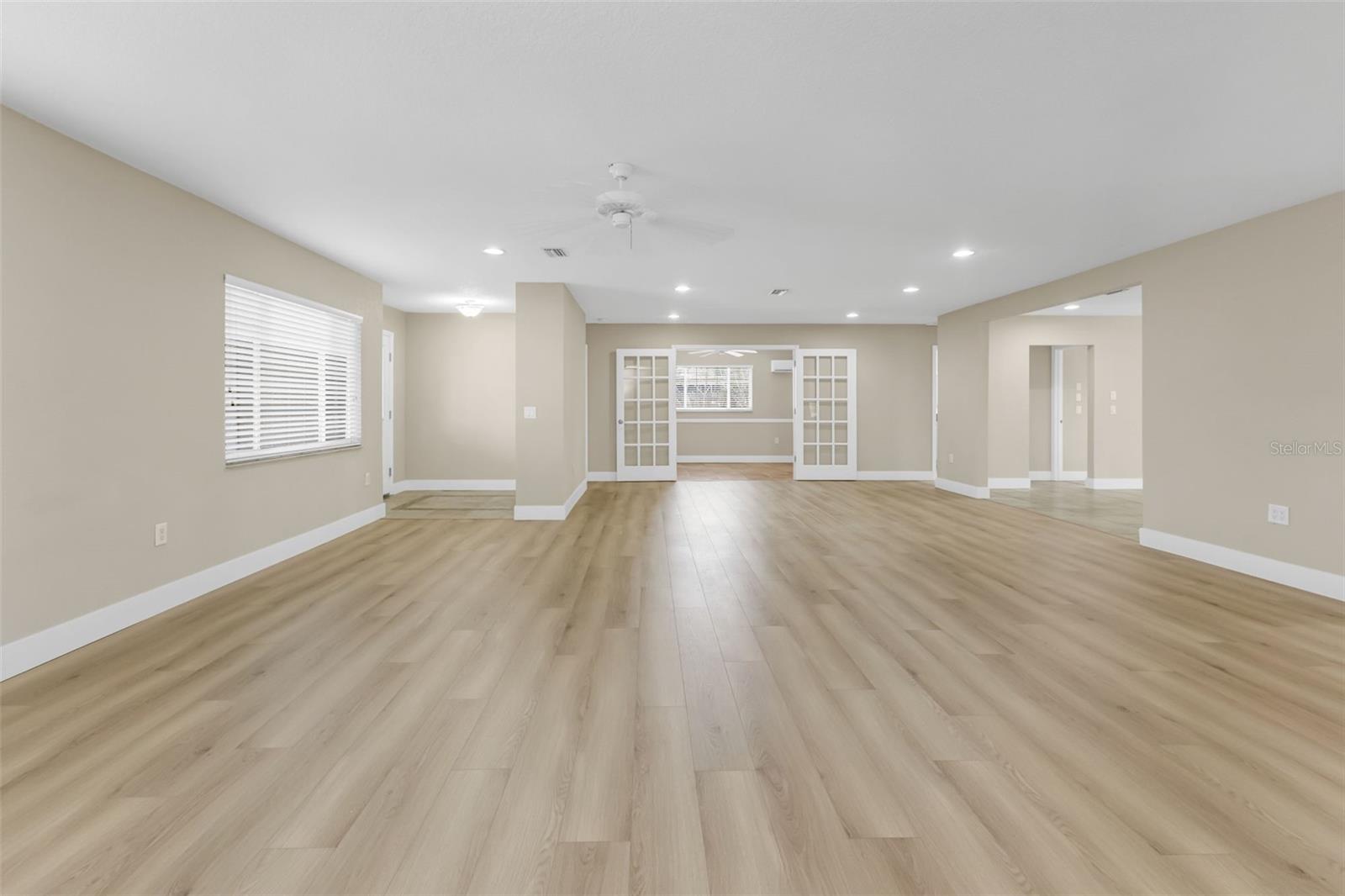 PALM SHORES - Residential