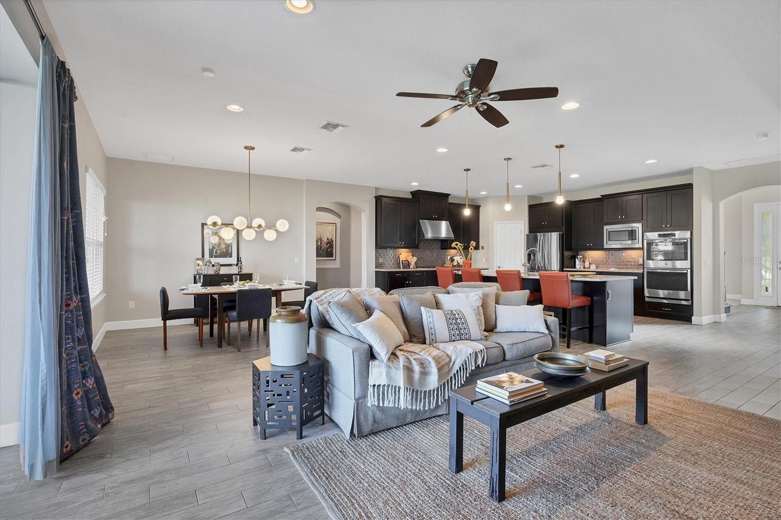 ARBOR LAKES ON PALMER RANCH - Residential