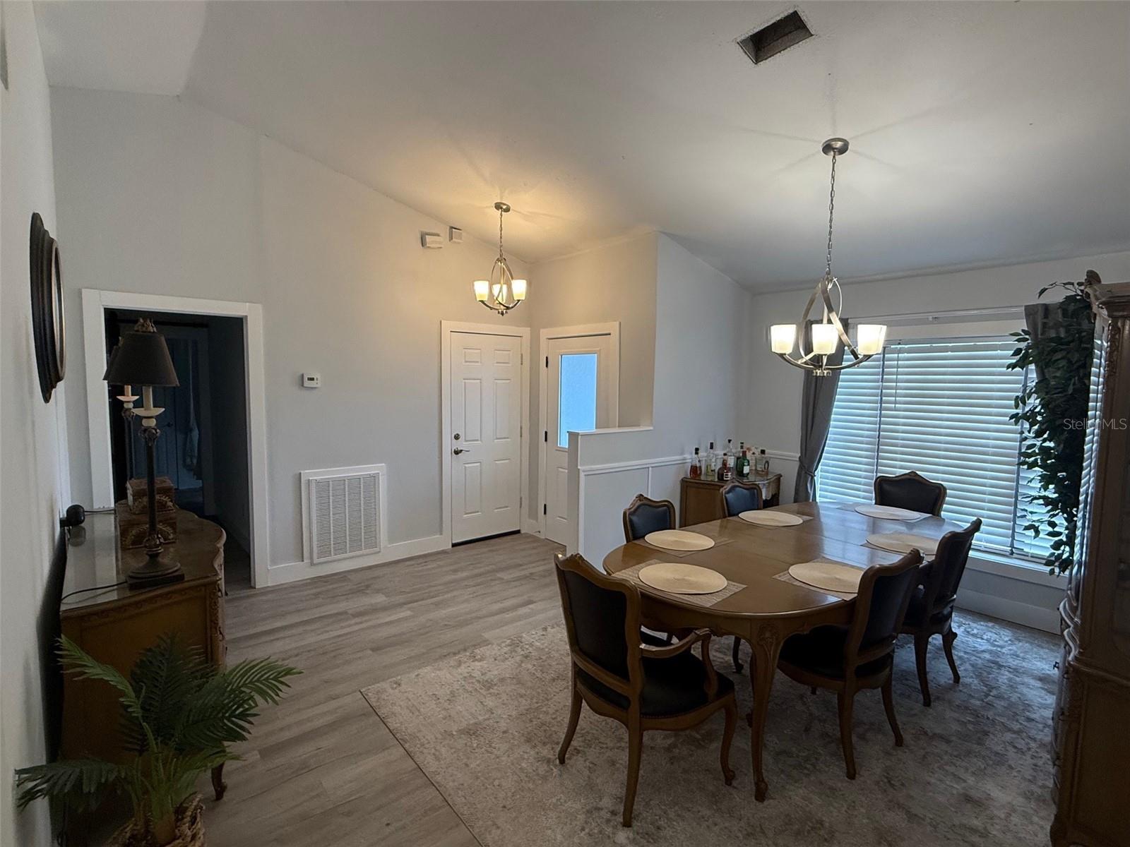 6026 CANYON DE CHELLEY COURT