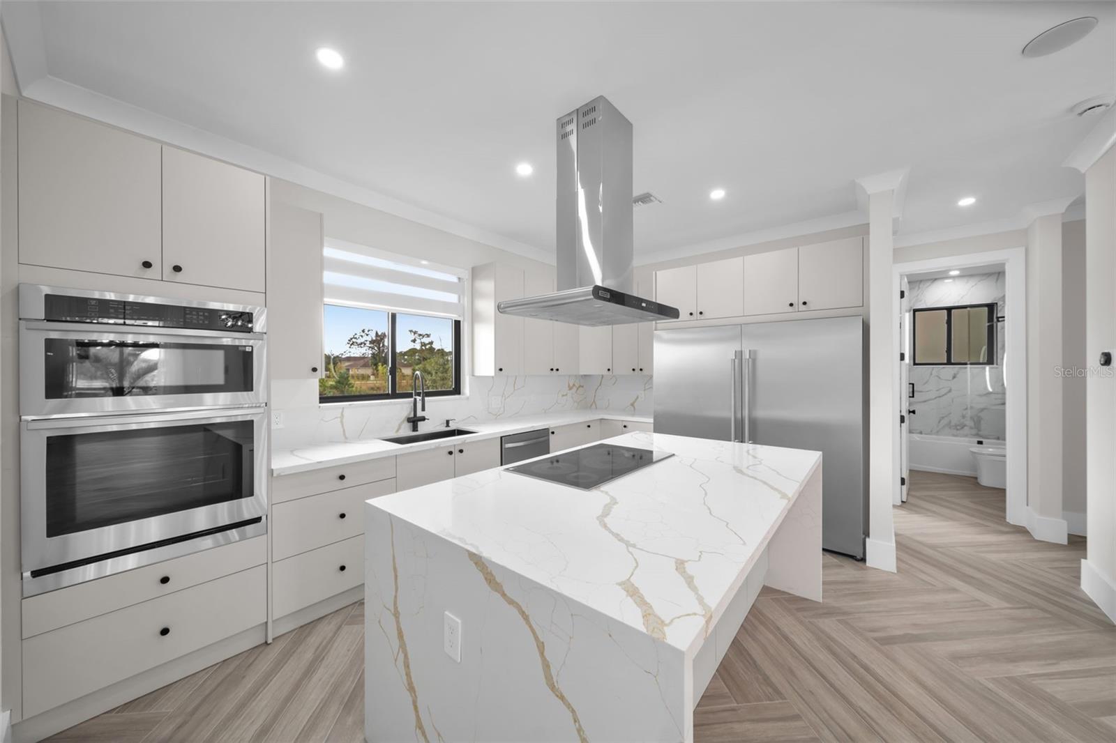 1142 NE 37TH STREET