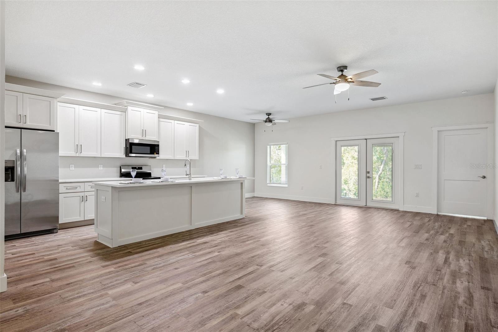 6454 FREEPORT DRIVE