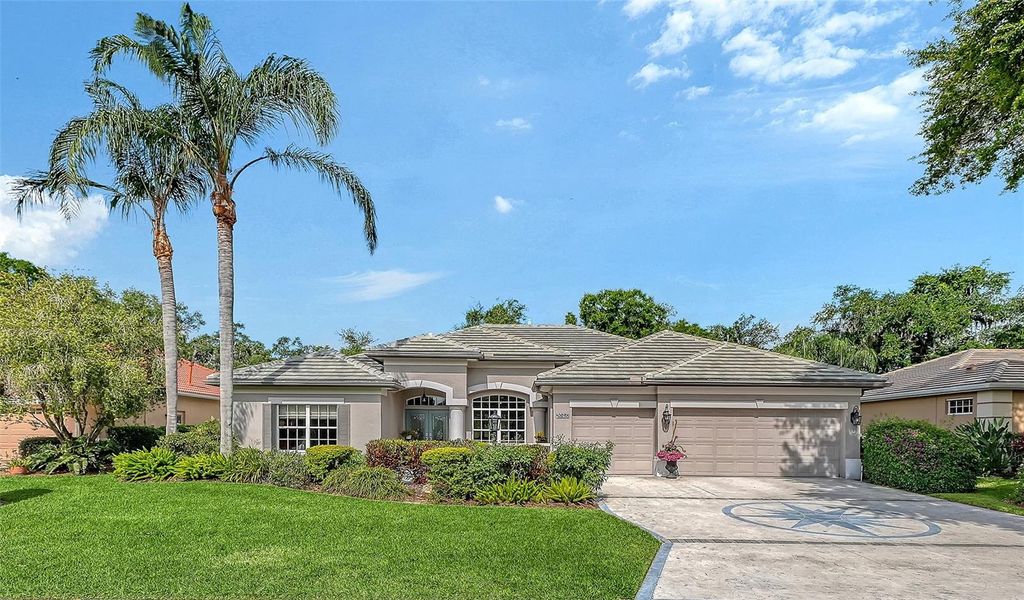 Photo of 4823 Carrington Circle, Sarasota, FL 34243 (MLS # A4687377)
