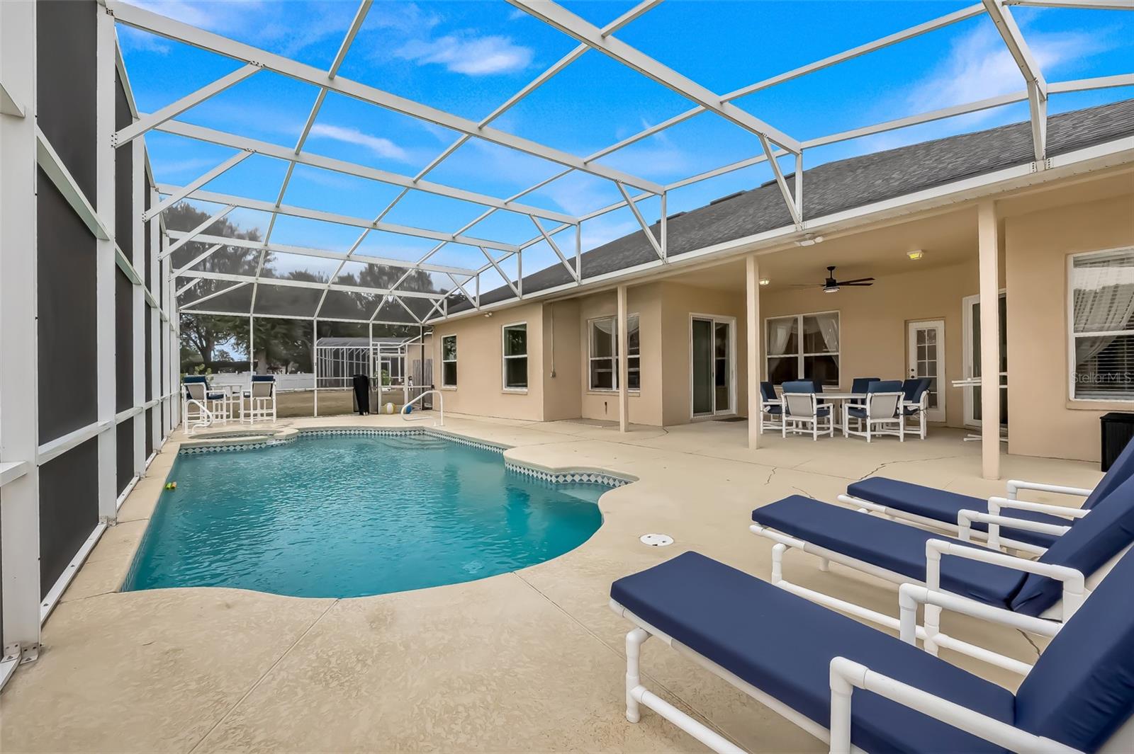 HAMPTON ESTATES - Residential