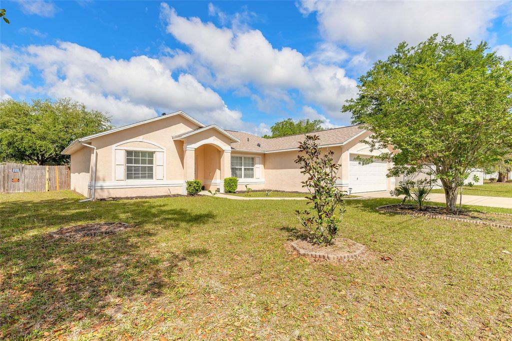 Photo of 6 Roxboro Drive, Palm Coast, FL 32164 (MLS # V4948322)