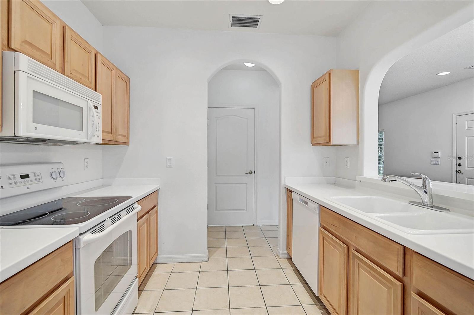 THE TWNHMS AT LIGHTHOUSE COVE IV - Residential