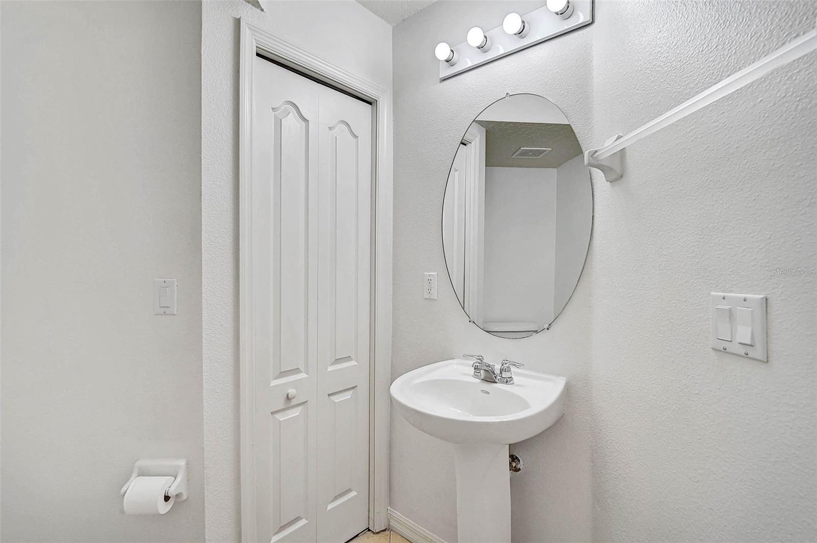 THE TWNHMS AT LIGHTHOUSE COVE IV - Residential