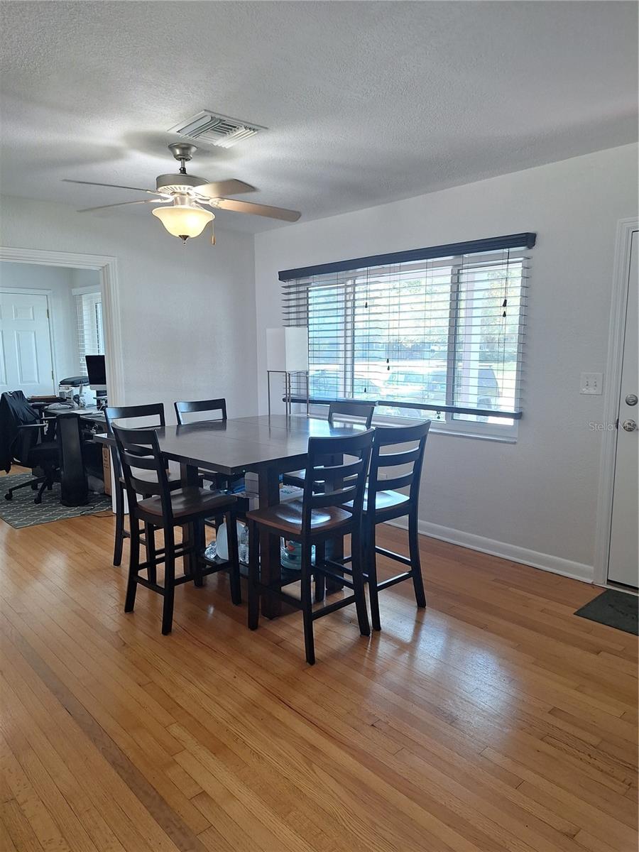 401 S PEGASUS AVENUE