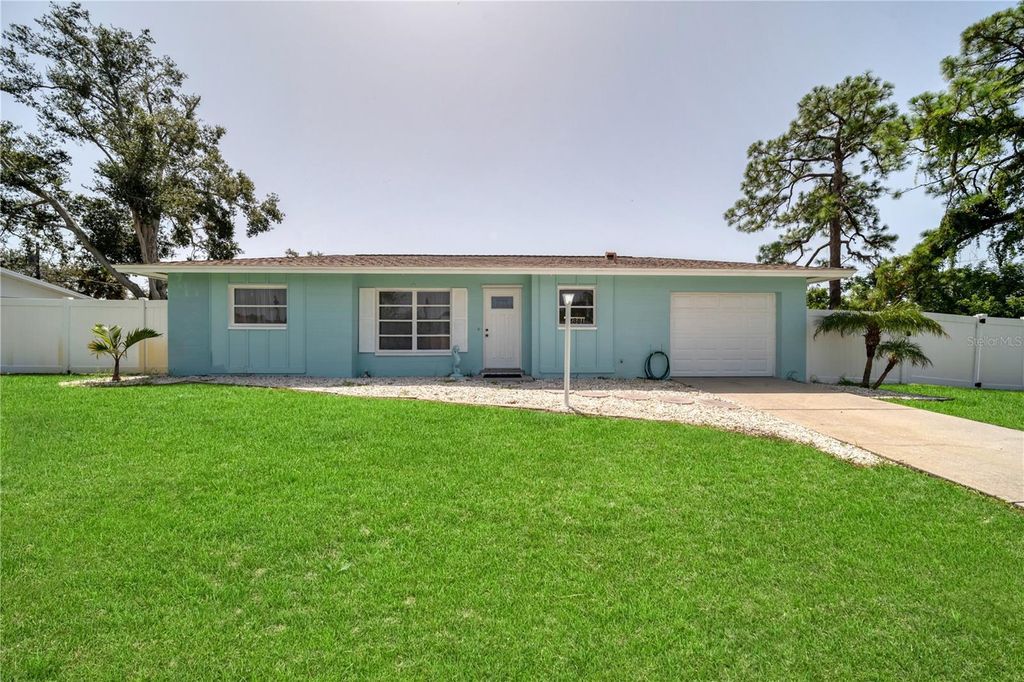 Photo of 881 Polaris Road, Venice, FL 34293 (MLS # C7518653)