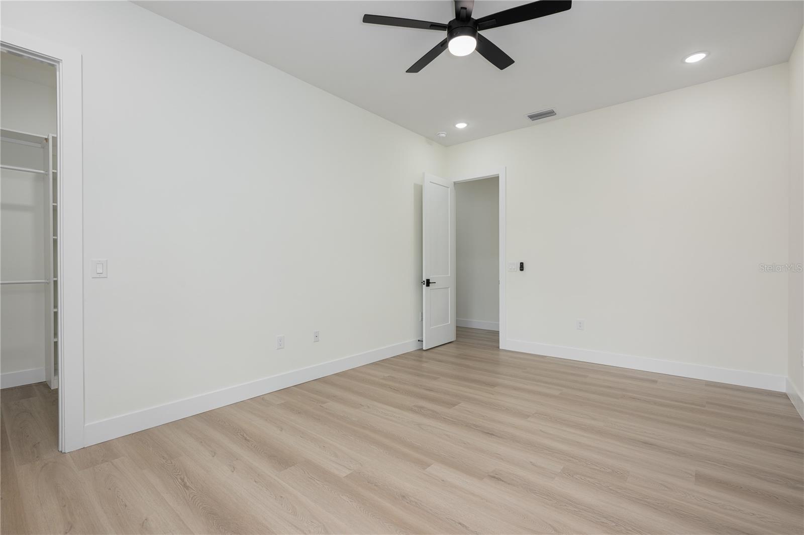 ROYAL TRAILS UNIT 01 - Residential