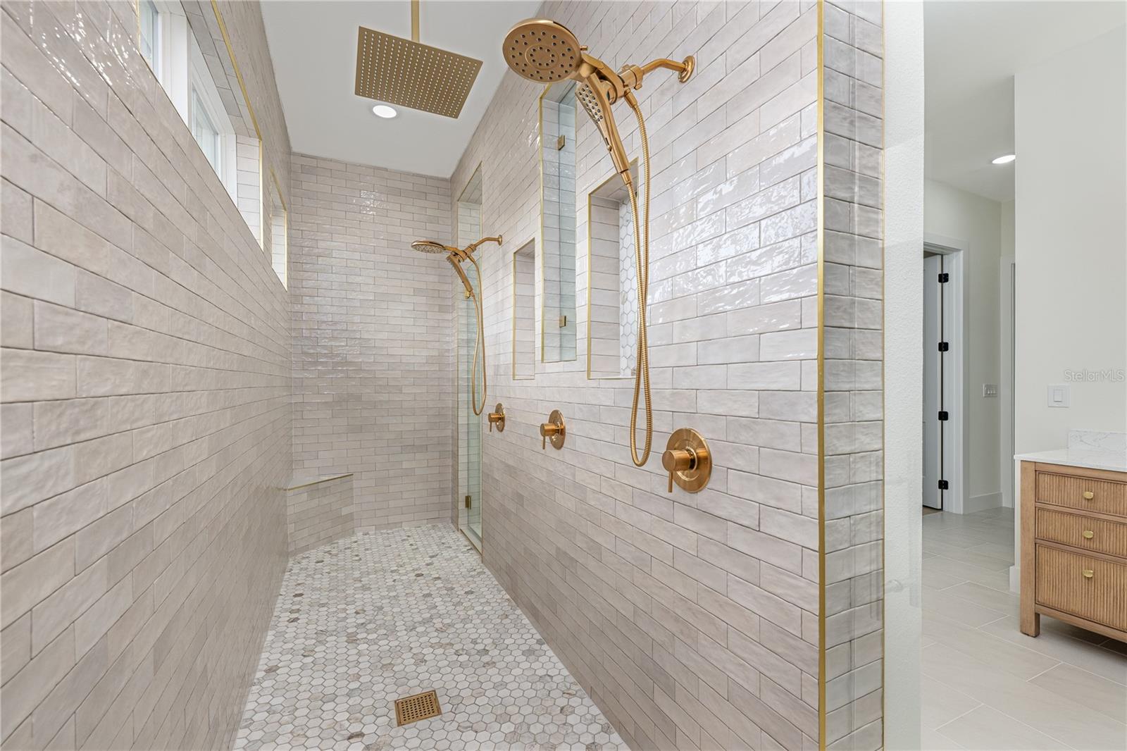 ROYAL TRAILS UNIT 01 - Residential