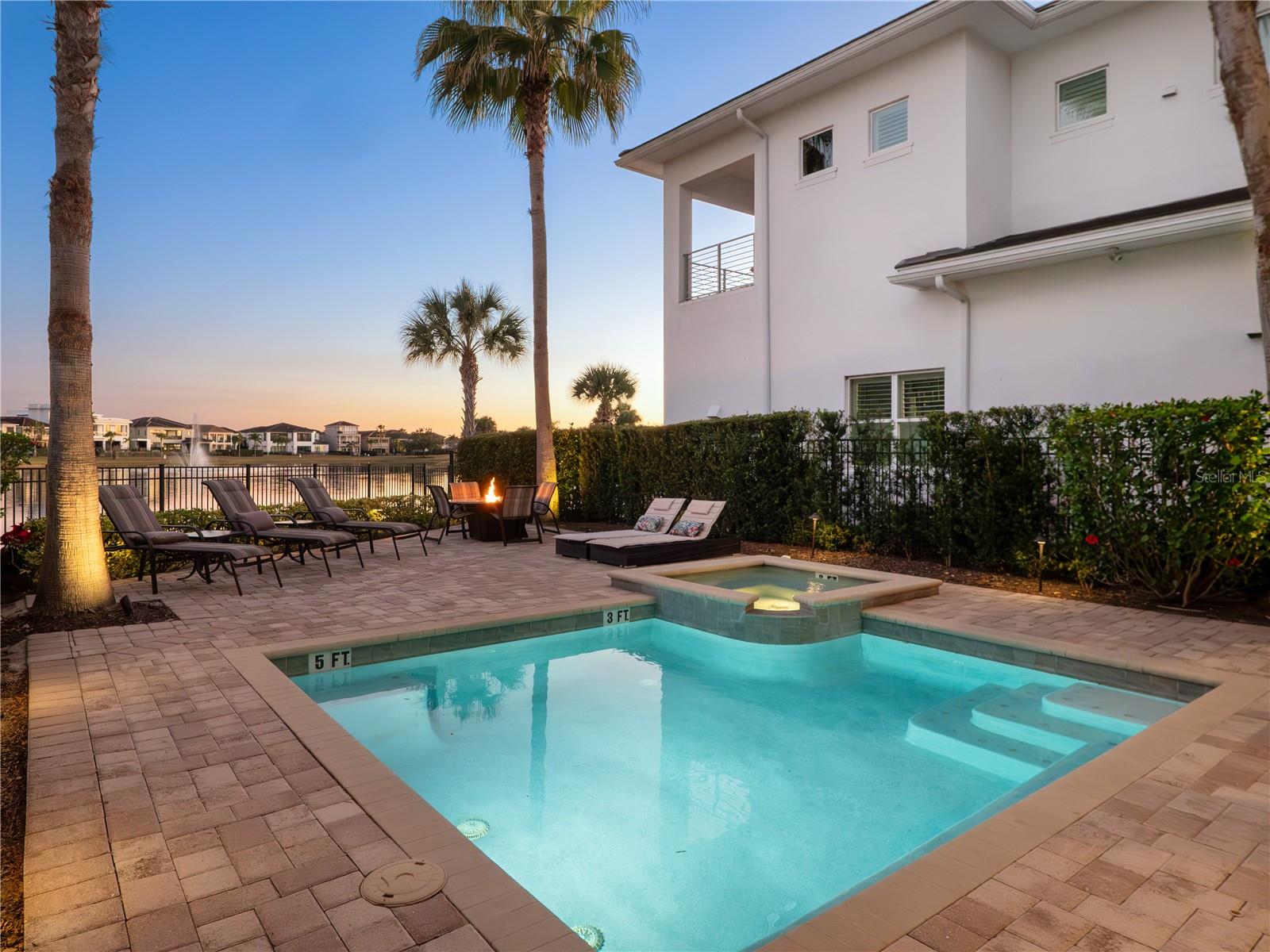 REUNION WEST VLGS NORTH - Residential