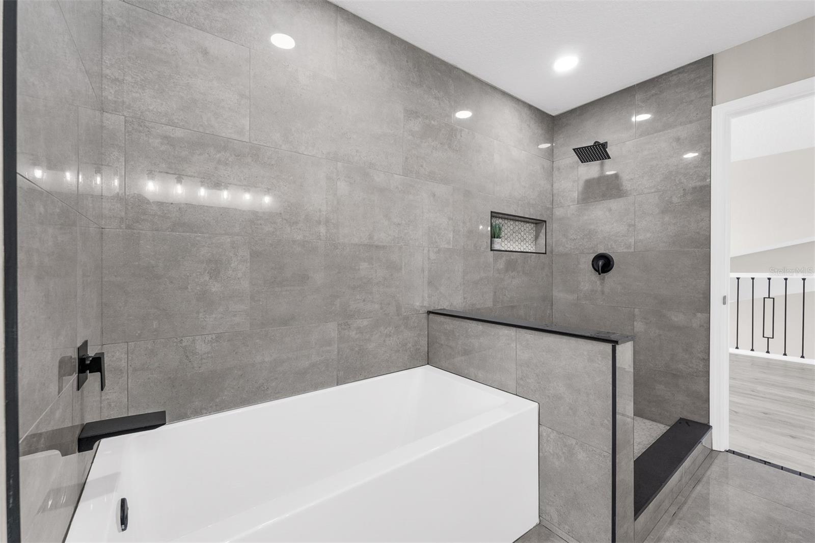 HIAWASSEE OAKS - Residential