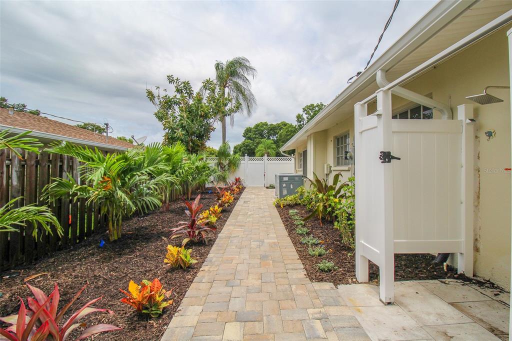 RIDGEWOOD - Residential Lease