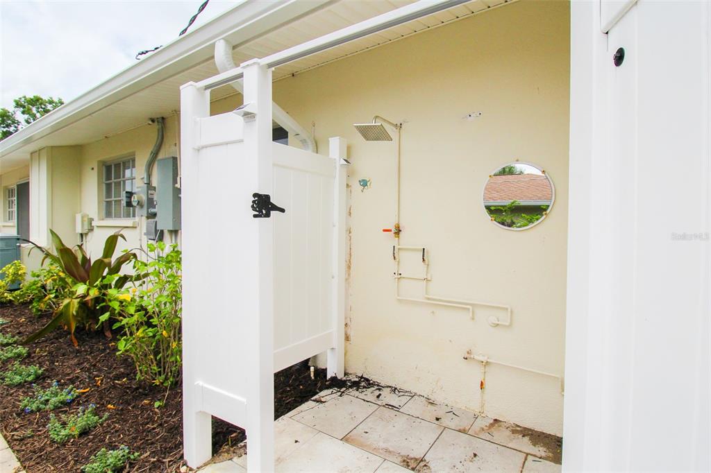 RIDGEWOOD - Residential Lease