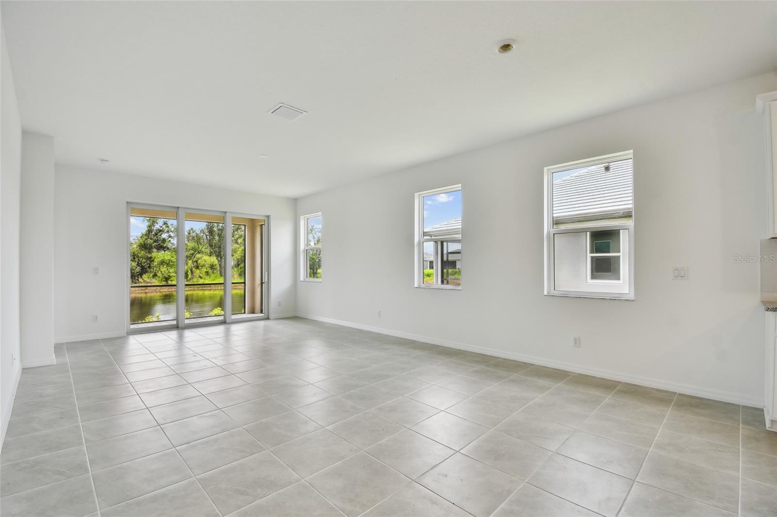 SWEETWATER VILLAS AT LAKEWOOD RANCH - Residential