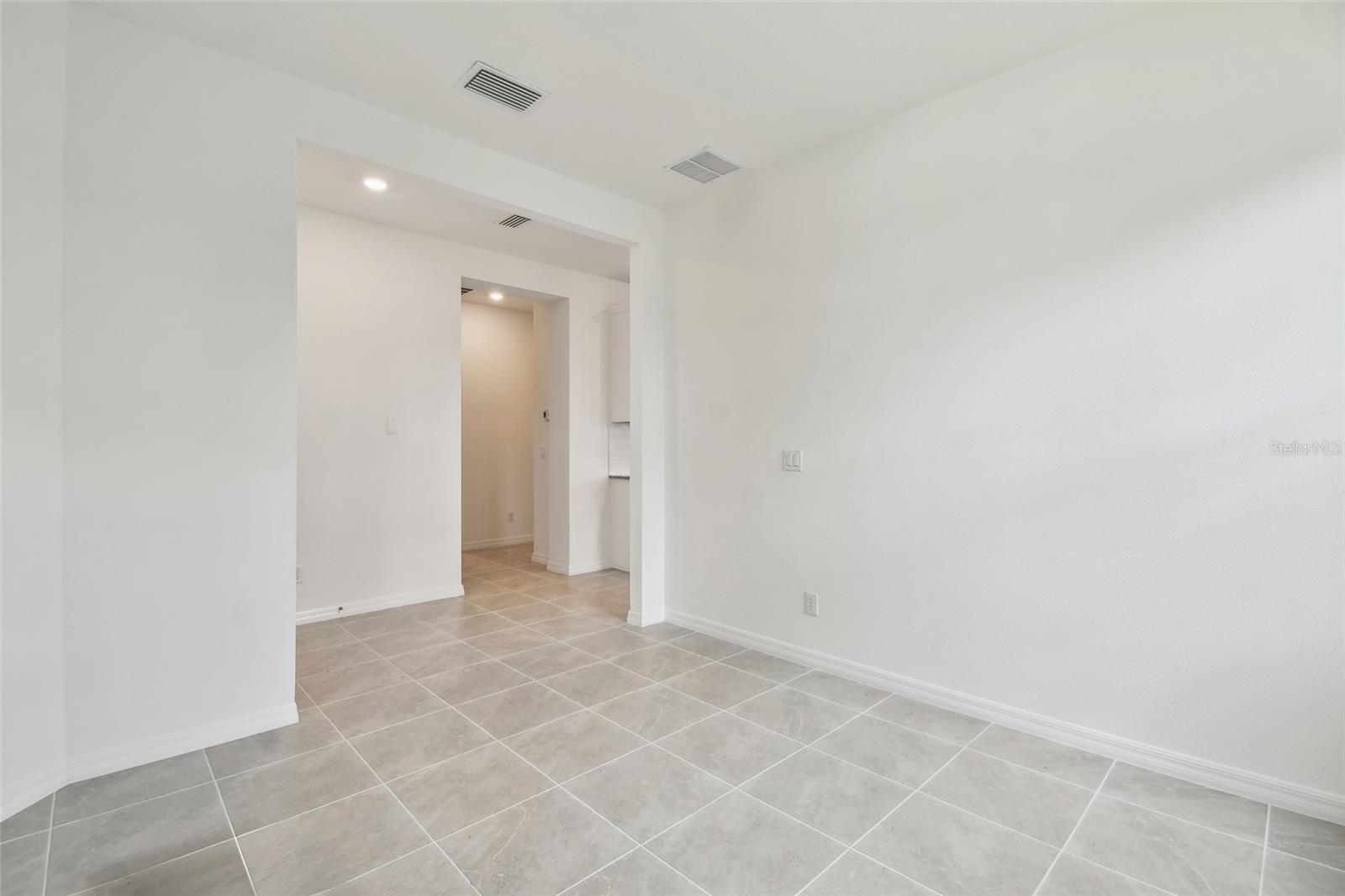 SWEETWATER VILLAS AT LAKEWOOD RANCH - Residential