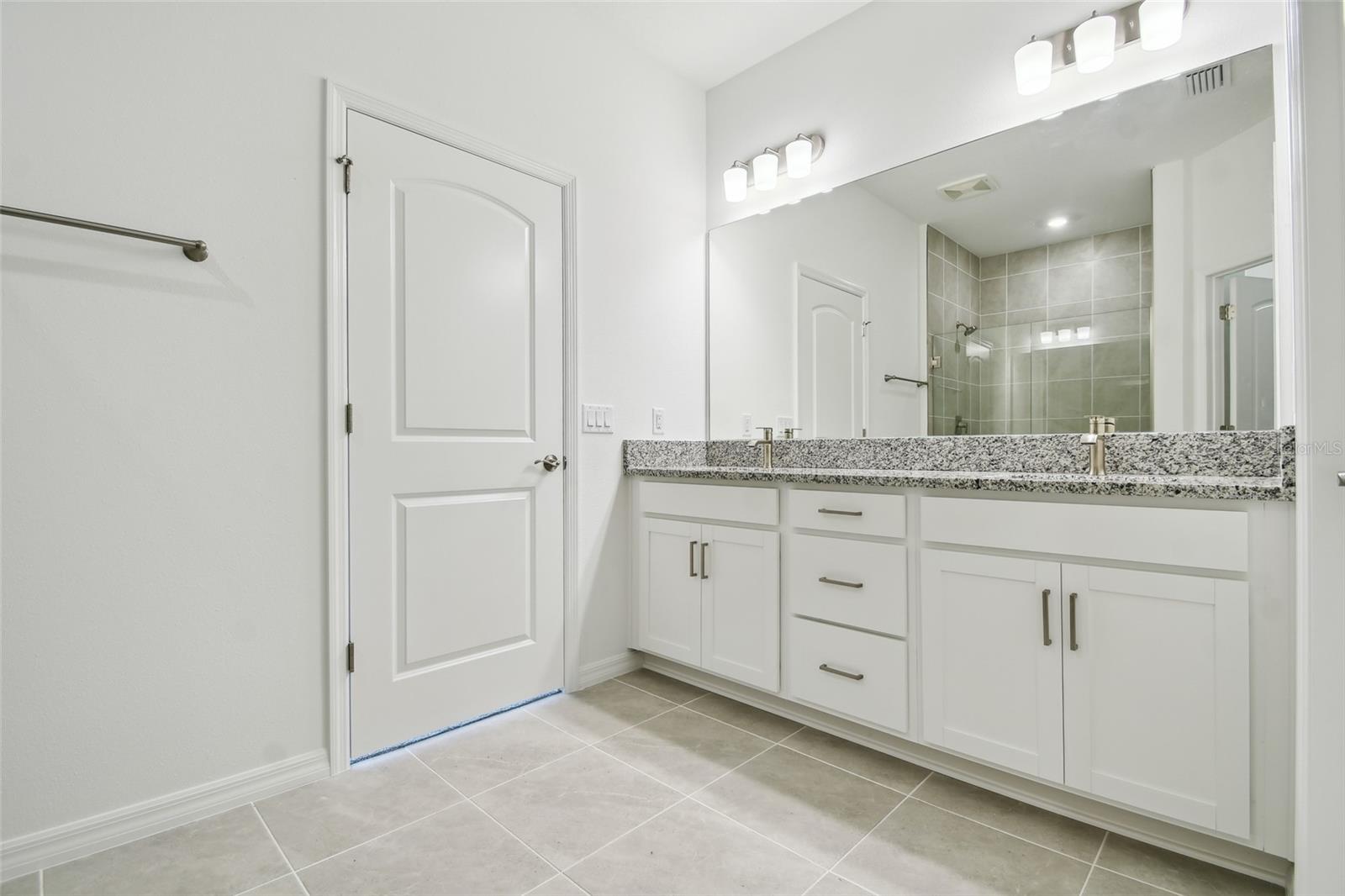 SWEETWATER VILLAS AT LAKEWOOD RANCH - Residential