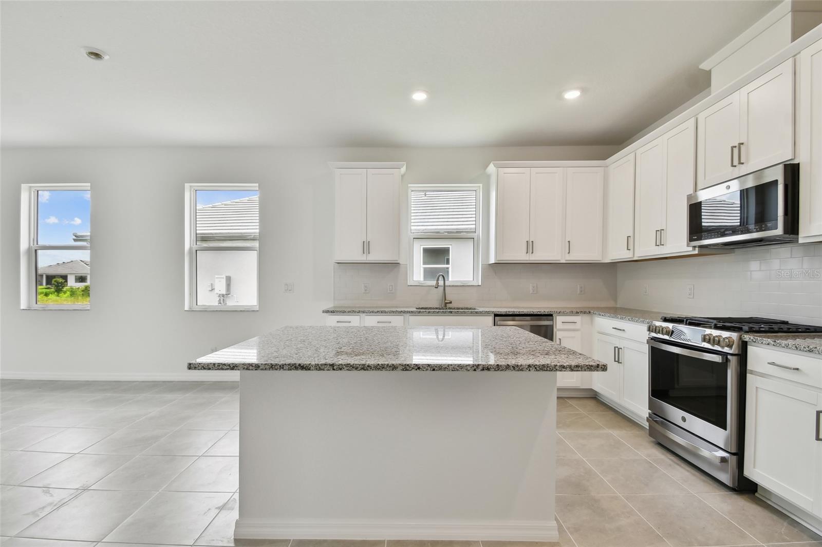 SWEETWATER VILLAS AT LAKEWOOD RANCH - Residential