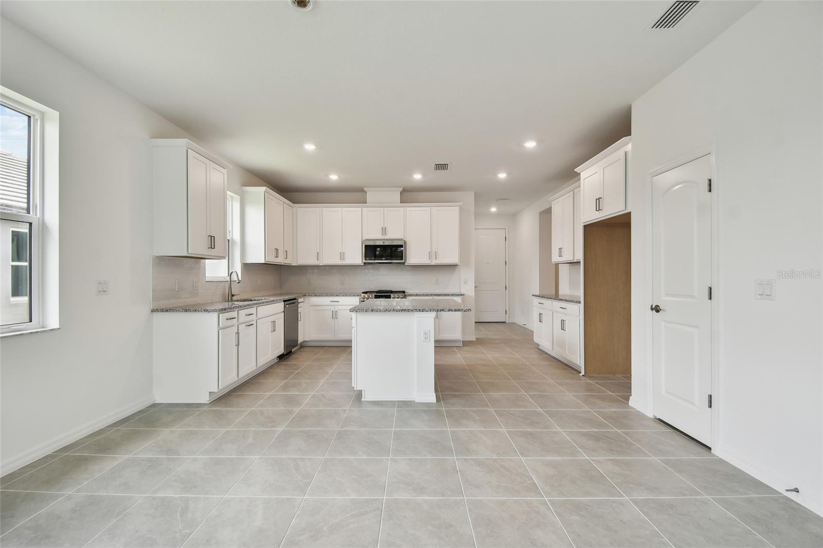 SWEETWATER VILLAS AT LAKEWOOD RANCH - Residential