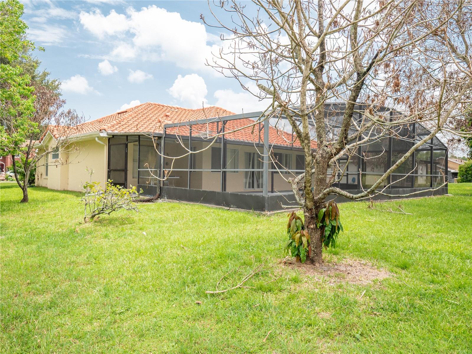 2125 TRIUMFO CIRCLE