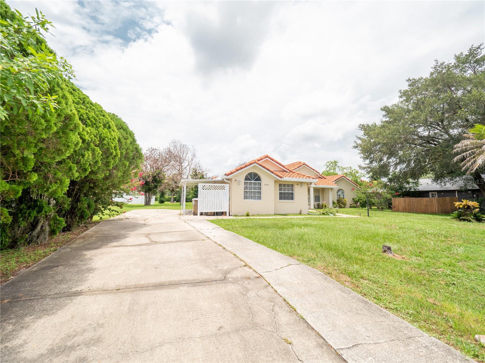 2125 TRIUMFO CIRCLE
