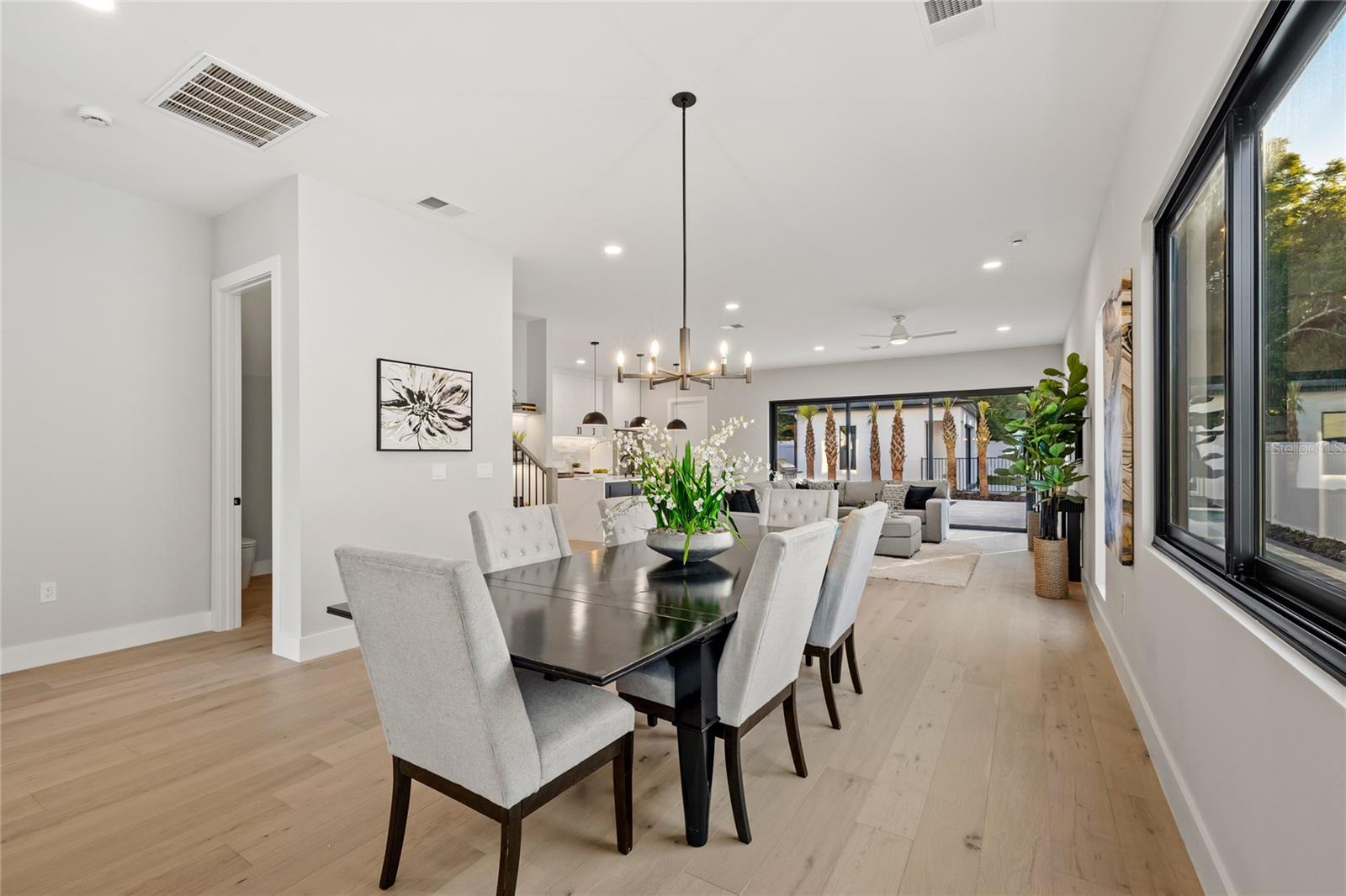 LAKE EMERALD - Residential