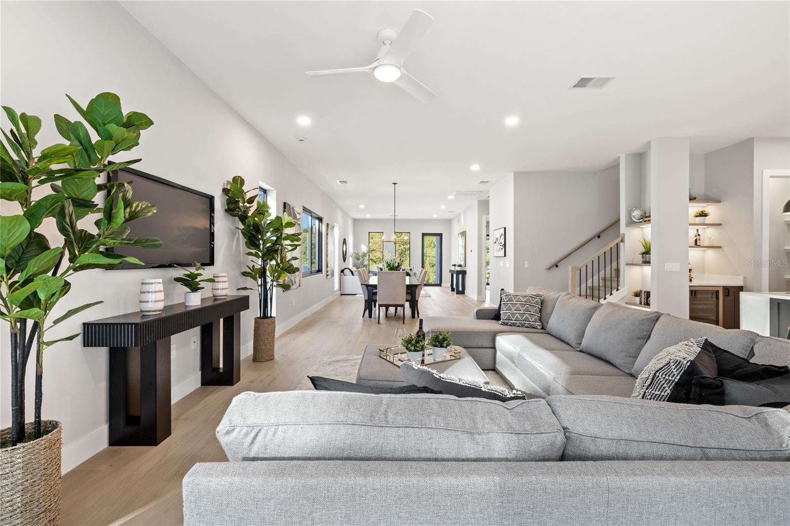 LAKE EMERALD - Residential