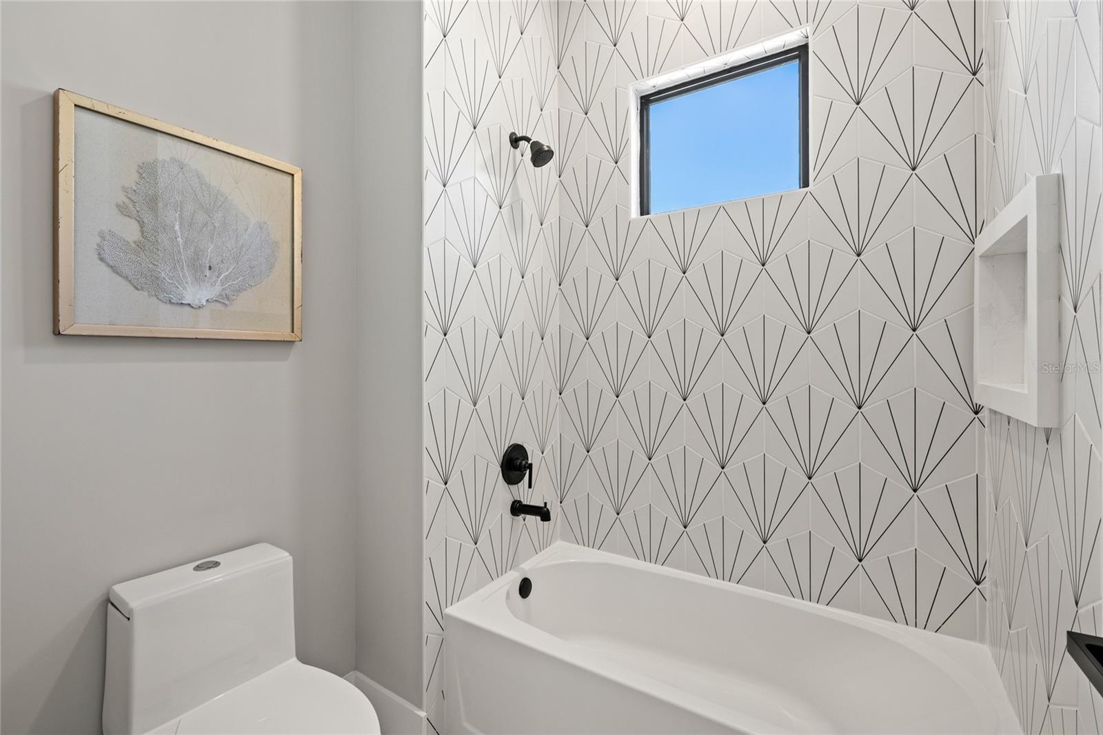 LAKE EMERALD - Residential