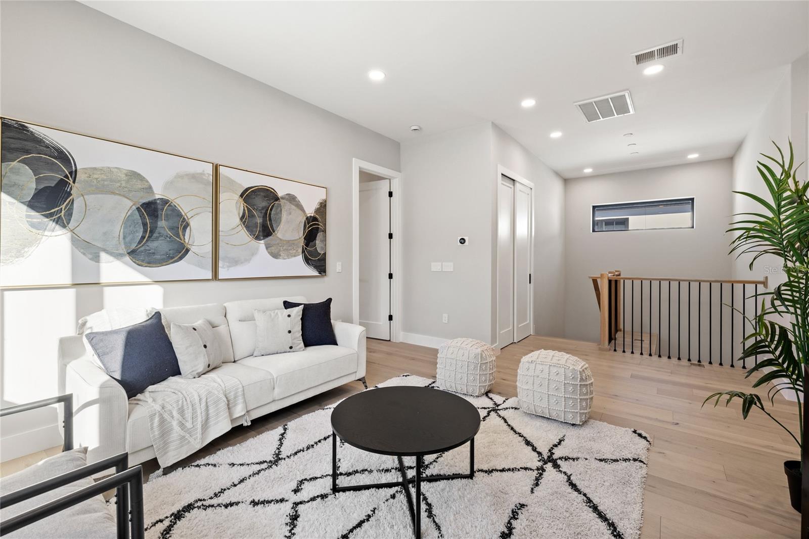 LAKE EMERALD - Residential