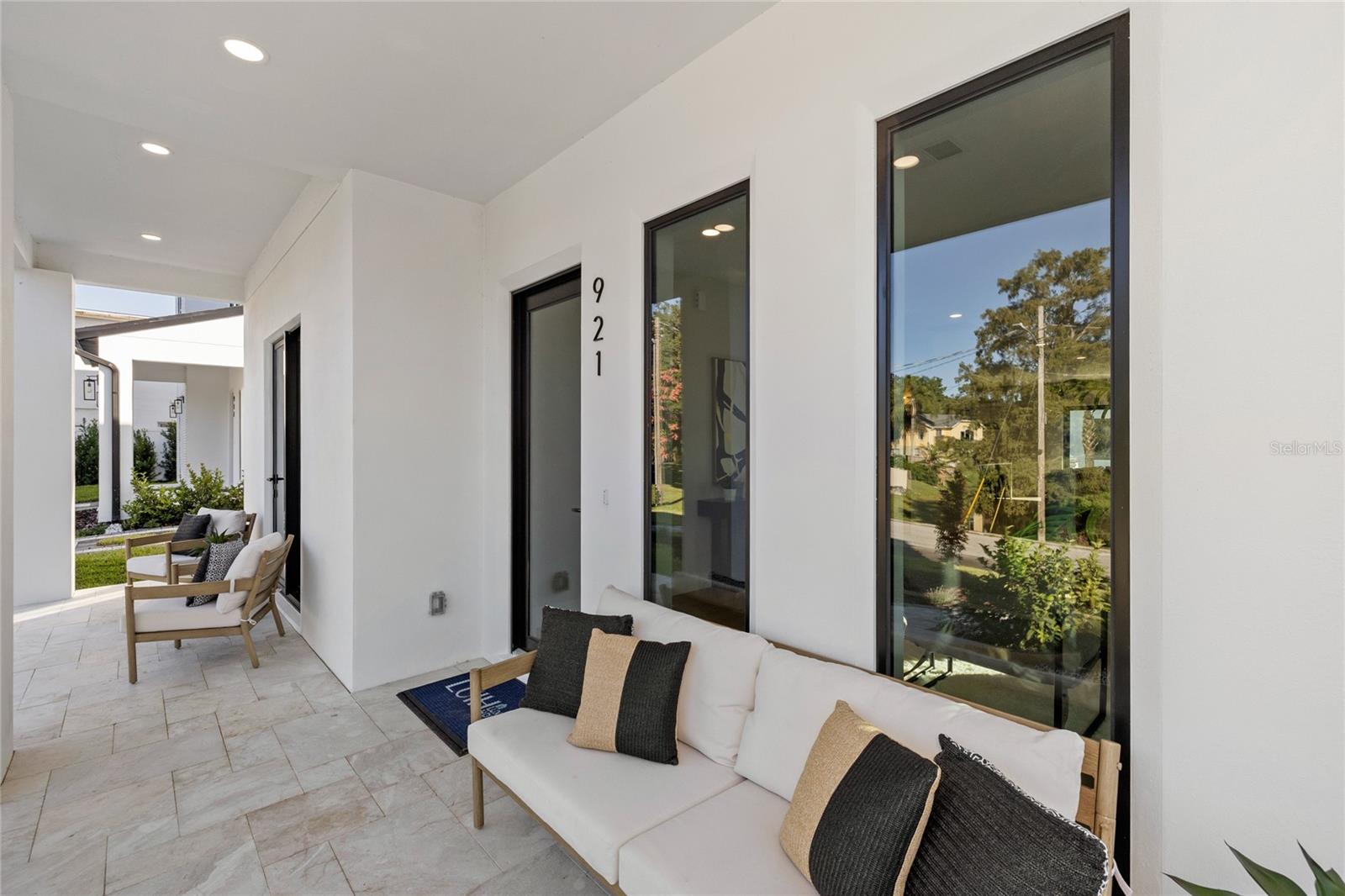 LAKE EMERALD - Residential