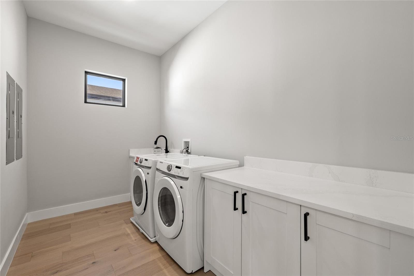 LAKE EMERALD - Residential