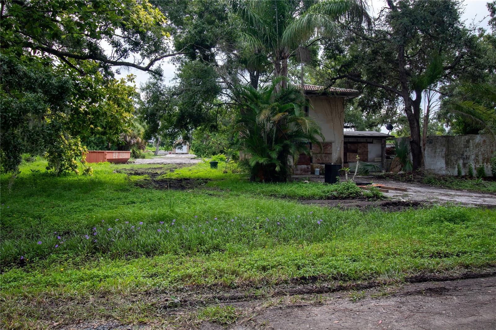 NORTH SARASOTA - Commercial Sale