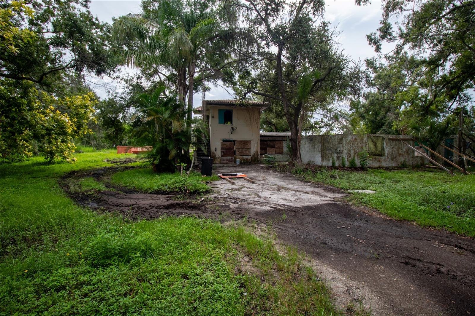 NORTH SARASOTA - Commercial Sale