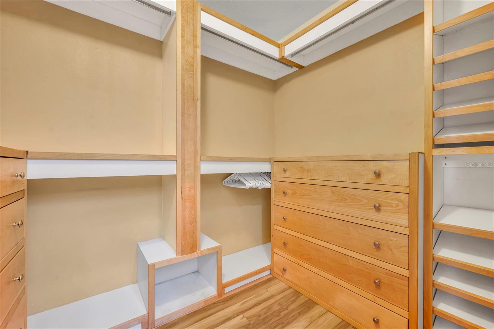 OCALA PALMS - Residential