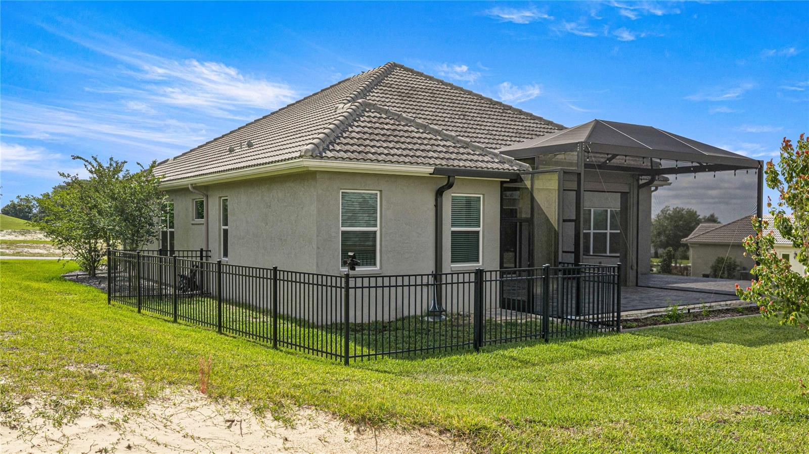 2371 N PEAKVIEW LOOP